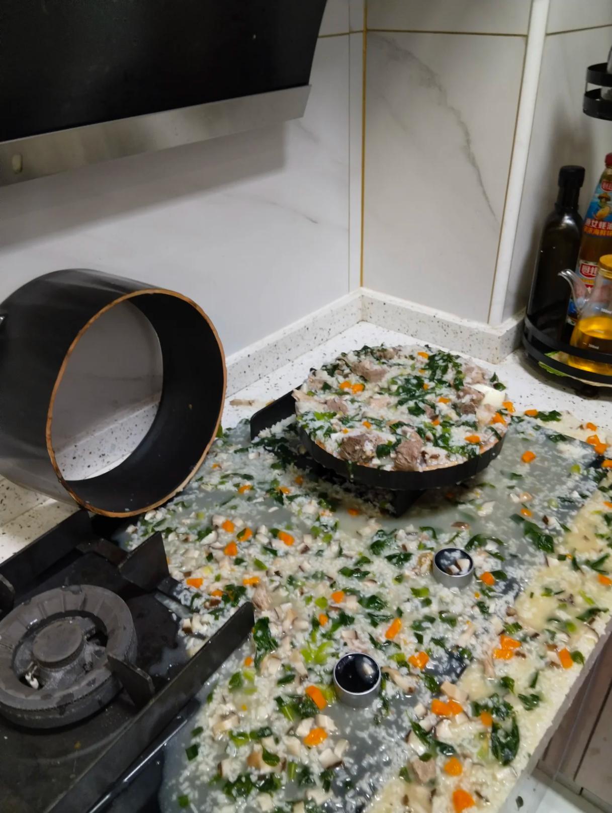 瓦锅煮东西，煮开后不要加冷水！不要加冷水！#美食##被自己的原生家庭气笑了# ​