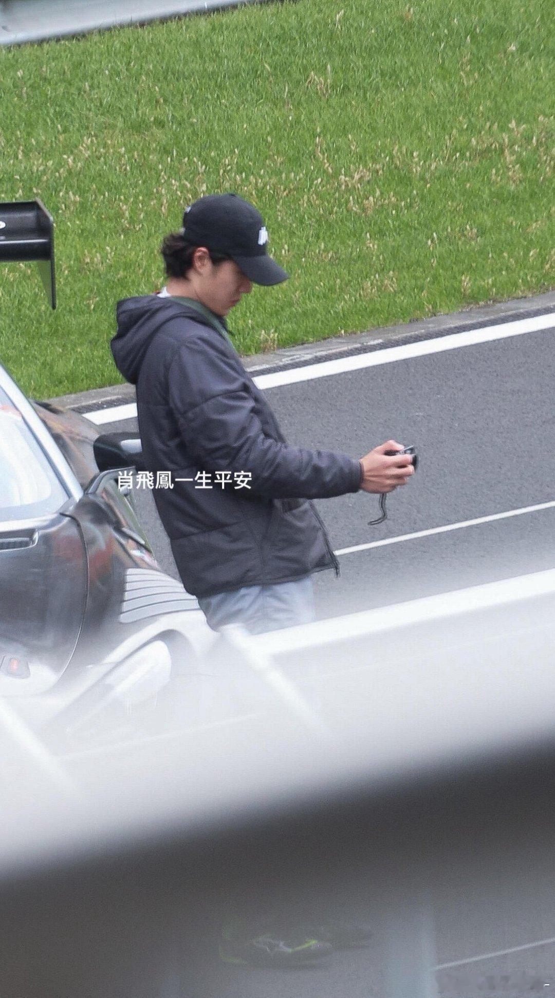 卧槽好清楚 王一博撅着个屁股在拍啊啊啊啊啊 偶像包袱没有一点