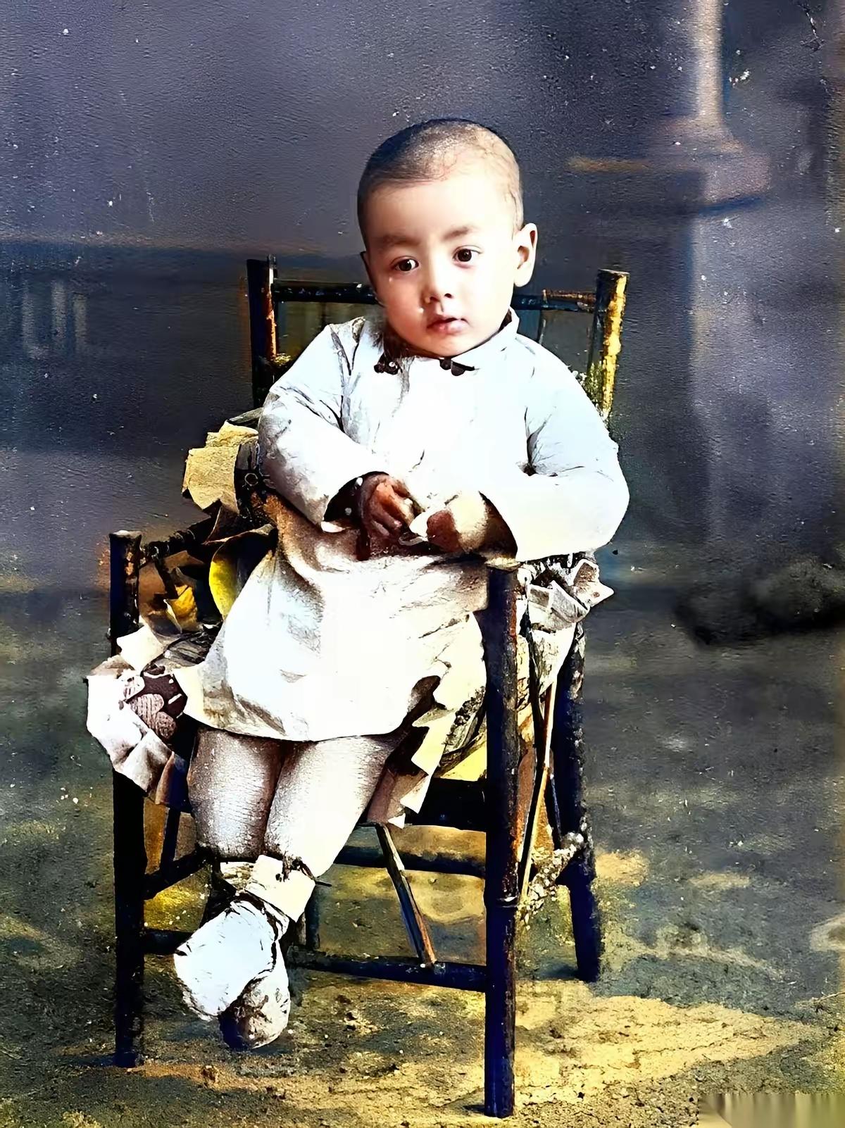 他是杨振宁和李政道的伯乐！身世很凄惨，虽然父亲是清朝的状元，但十几岁时就成了孤儿