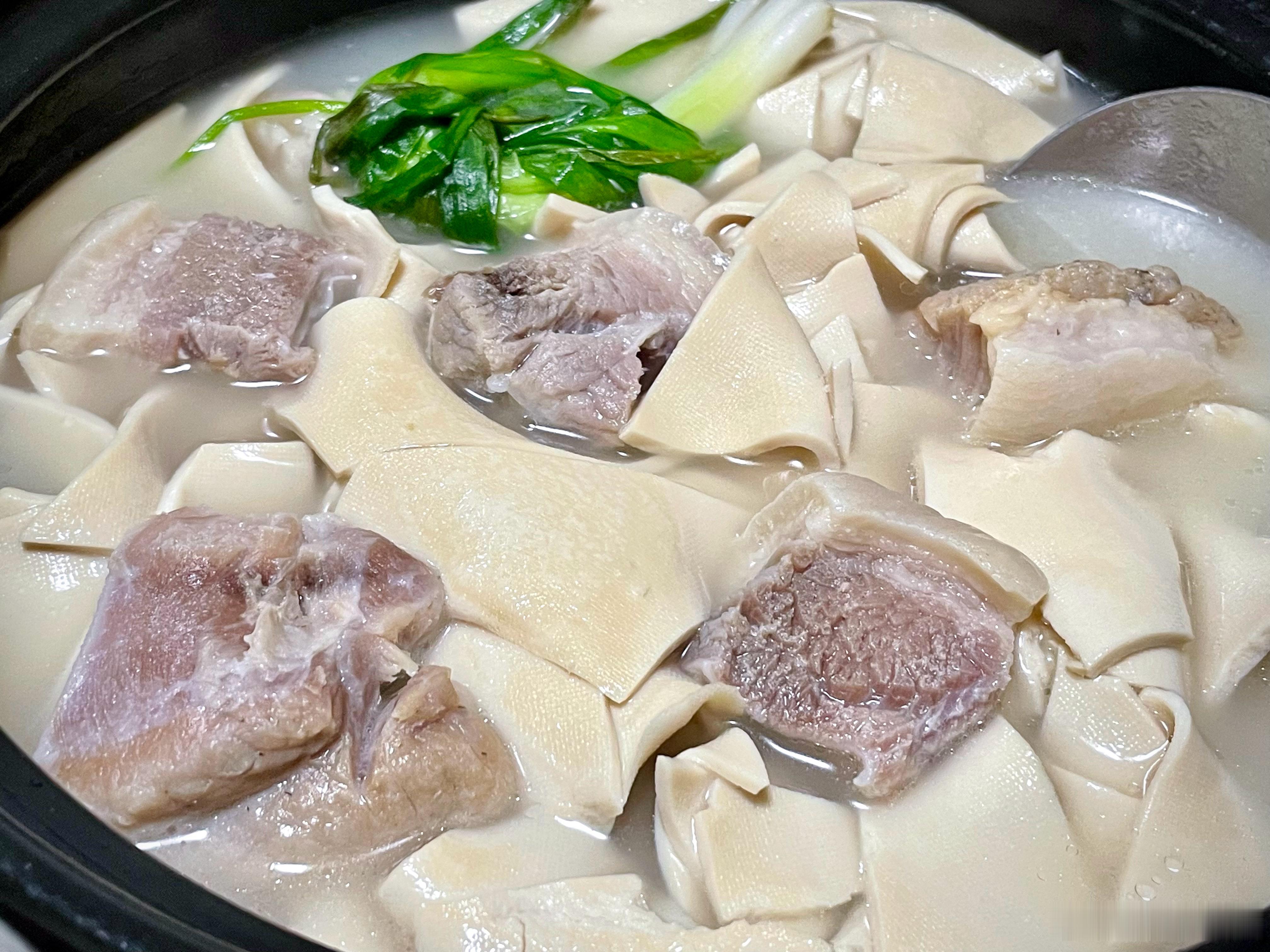 生活手记 咸蹄膀煨百叶 