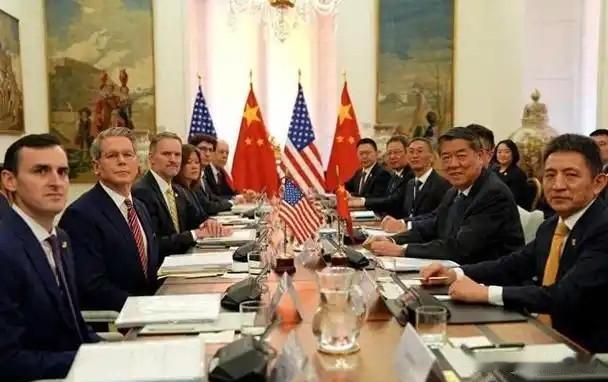 中美工作层会谈昨夜密谈！中方稀土牌一出，美国急了
 
老铁们，最近中美贸易摩擦又
