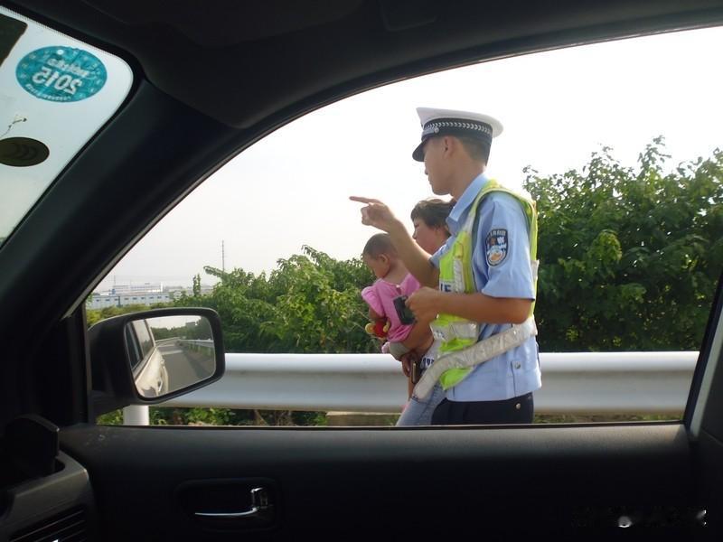 男子独自养了十三个月女儿，突然发现孩子非亲生，这剧情比电视剧还抓马！就像王某，辛