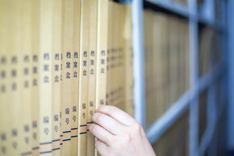 职场遇到领导打压？抢功劳、穿小鞋、边缘化… 别忍别慌！这3个实用招帮你稳稳自保，