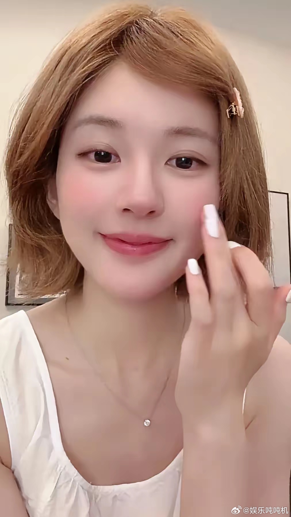 赵露思最大的缺点暴露出来了不是不够聪明，不聪明是当不了95小花的​主要是对身边的