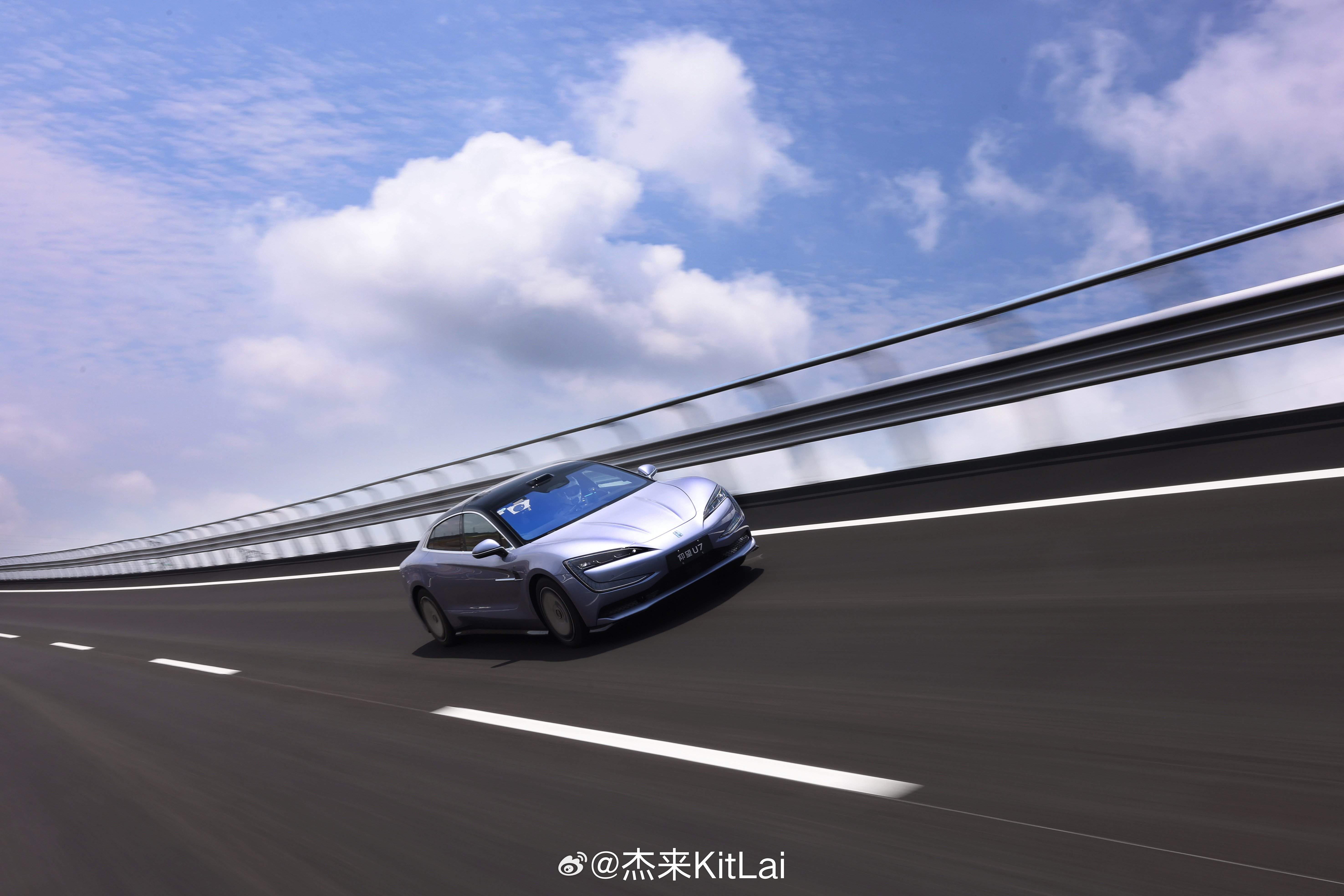 8天19小时58分，3万公里，均速240km/h，南宁8月，36℃高温，湿度80