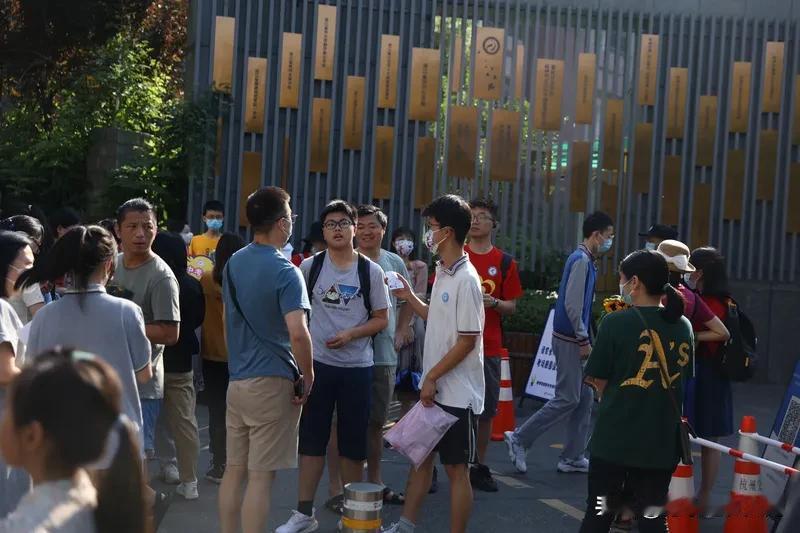 杭州中考这波操作可太让人“上头”了！分配生比例从60%涨到70%，裸考名额只剩3