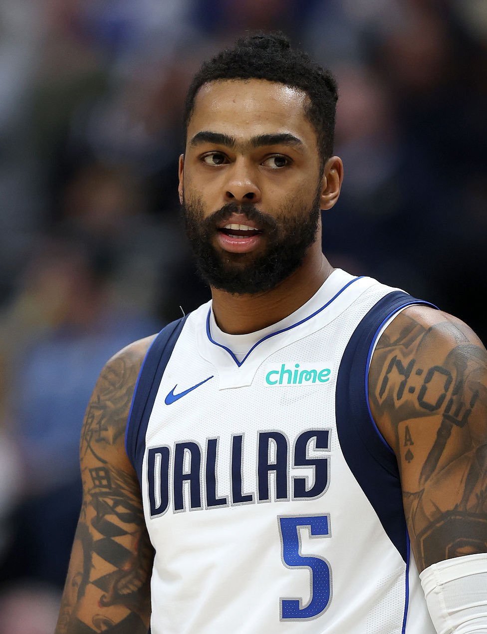 ESPN：独行侠对于交易拉塞尔持开放态度。😅😅NBA