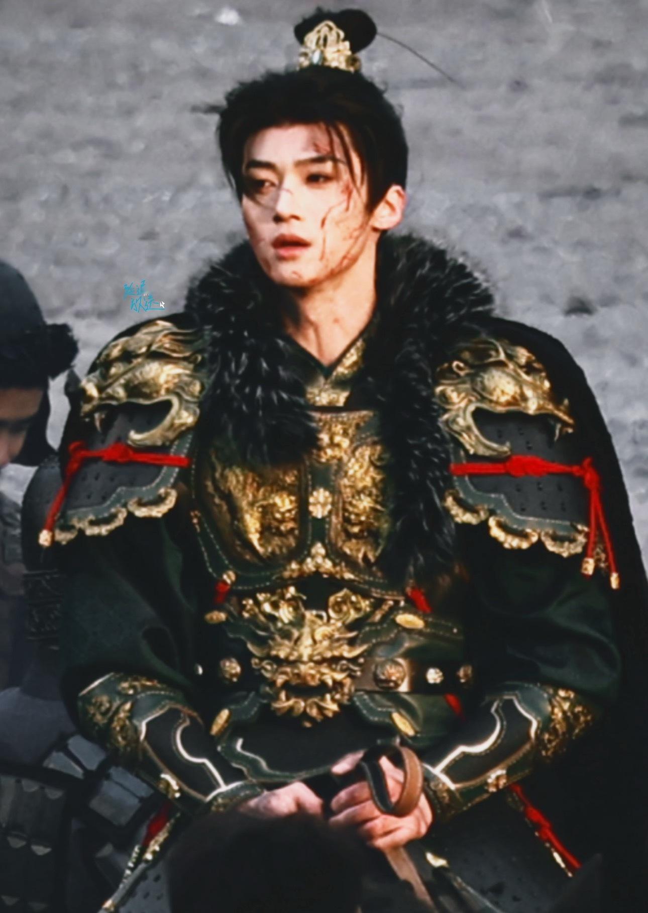 战损版闫桉这个战损闫桉确实很帅，气场很强，古装扮相也很好看，内娱又要多一个古风小