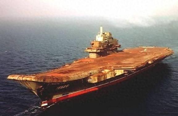 中国花2000万买了个航母空壳？乌克兰专家：光是4个发动机就超过两千万

在上世