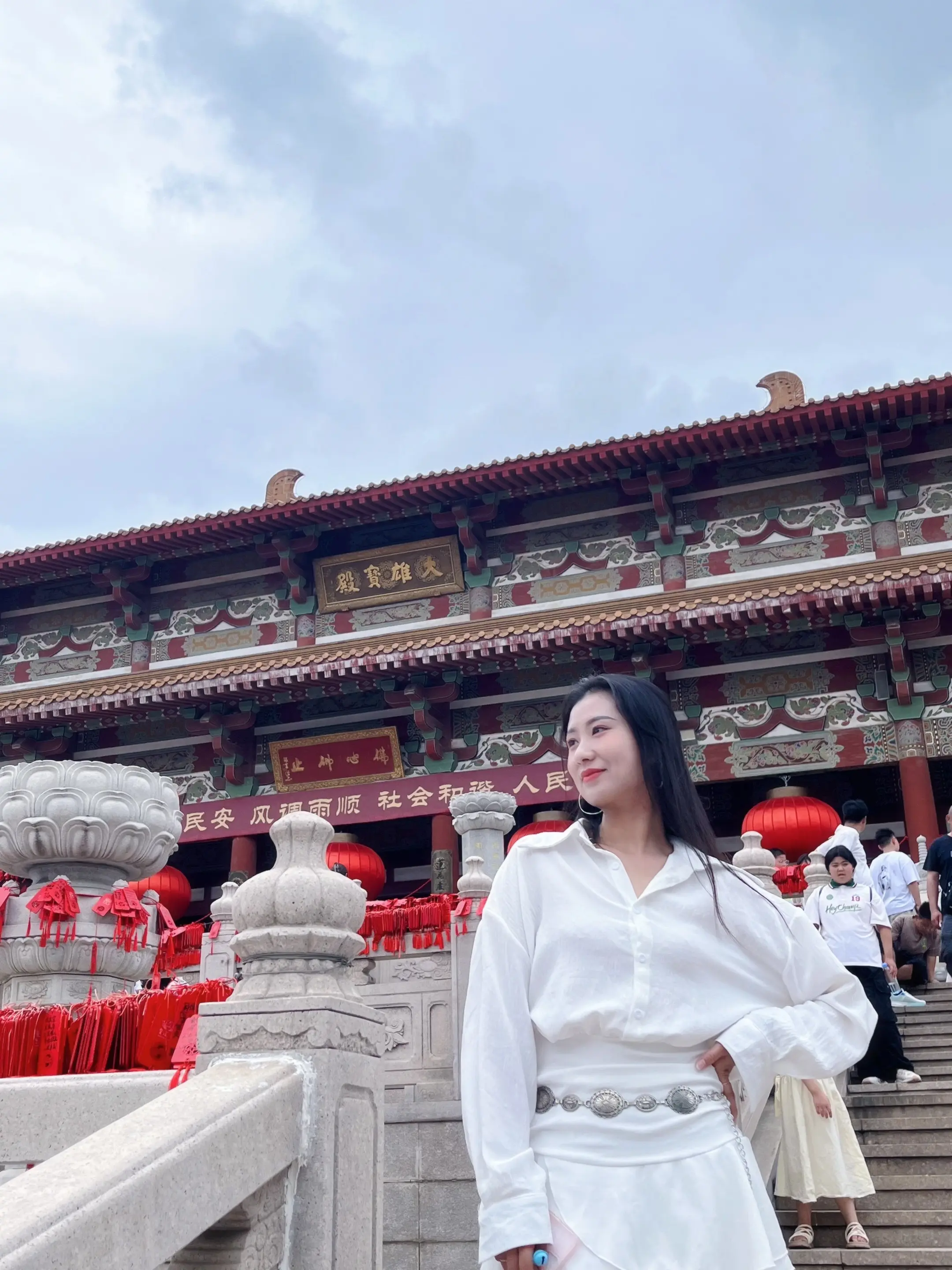 当代年轻人的解压方式：求神拜佛🙏