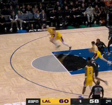 里夫斯半场18分9助攻，掌控进攻湖人vs森林狼 ​​​