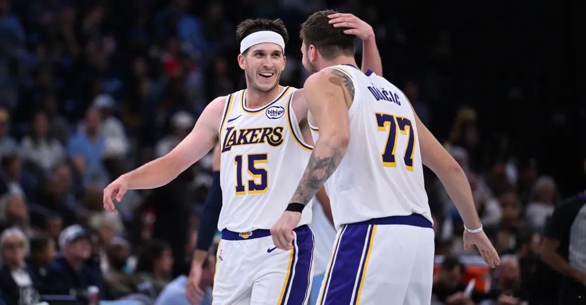 雷迪克：东契奇和里夫斯一直引领我们前行 他们的表现令人惊叹北京时间11月16日，