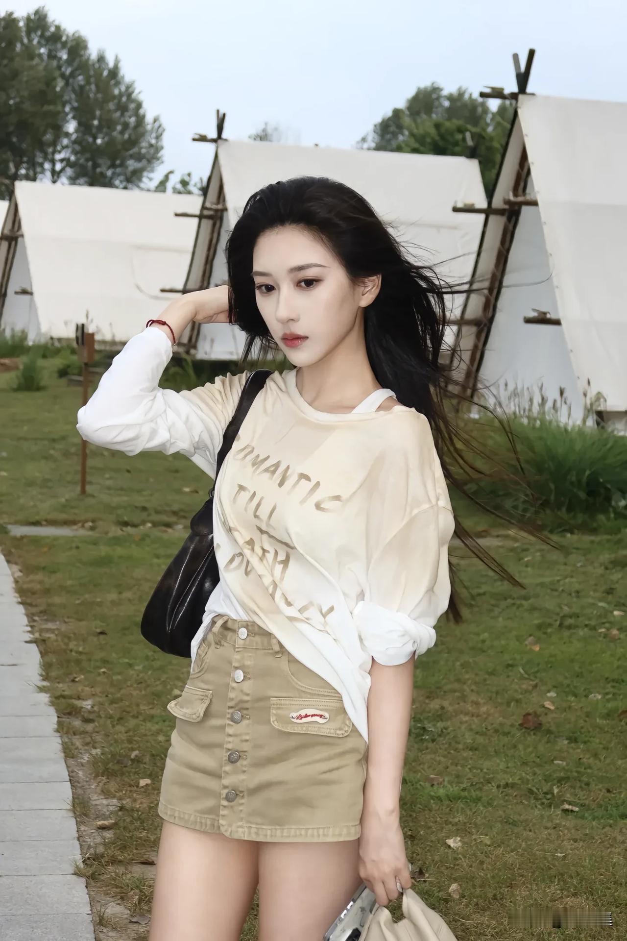 风起时，美人如画。