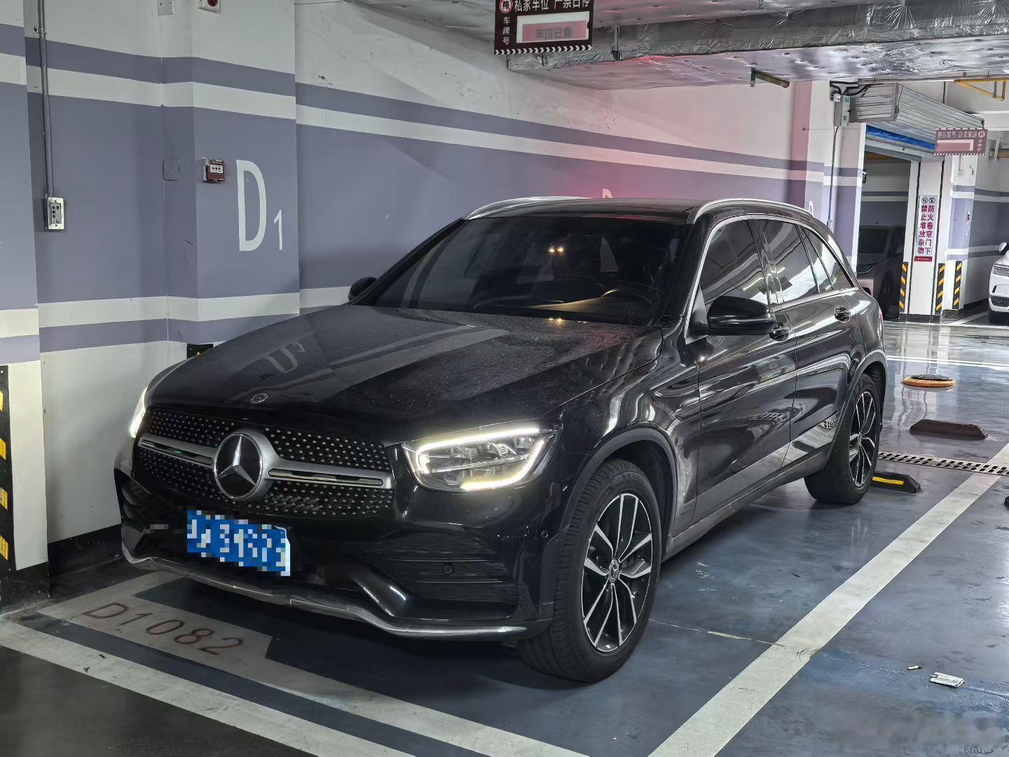 深夜拿下2022款GLC260L豪华型2022年1月上牌 8.4万公里个人一手车