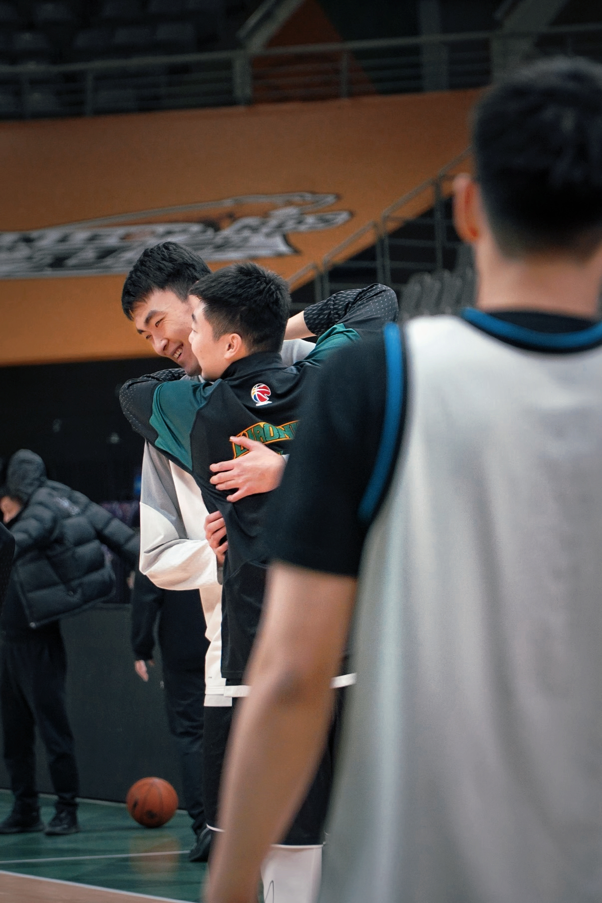 东北德比 东北一家人，辽吉一家亲！欢迎大钟指导、率舟、大雁回家探亲