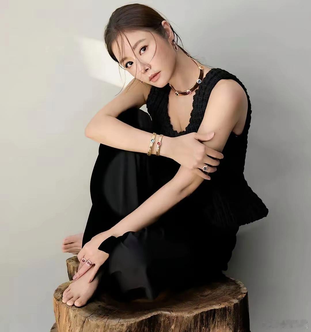 林心如演绎的紫薇堪称经典，是无可替代的最美紫薇。 