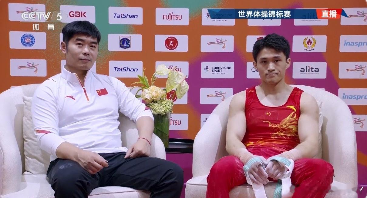 侍聪掉杠了 现在排在第五侍聪三项晋级决赛（全能 双杠 单杠）但是单杠和双杠都失误