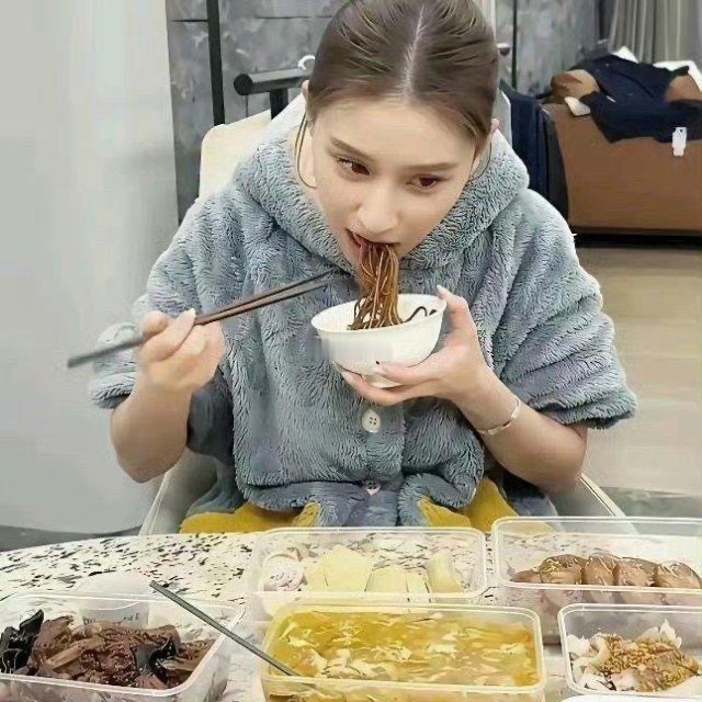 何超莲点的外卖，普通人吃一次就是奢侈了吧 ​​​