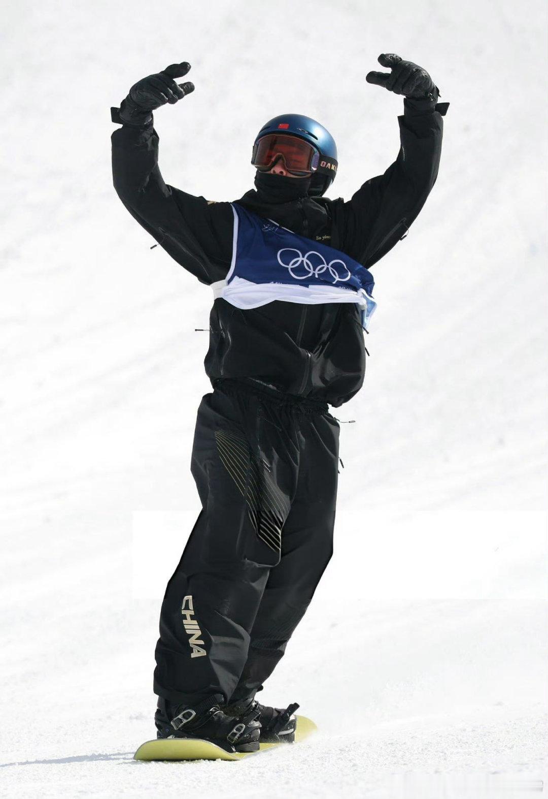 苏翊鸣获得本次冬奥单板滑雪男子坡面障碍技巧金牌，中国队的本届冬奥会首金，也是我们