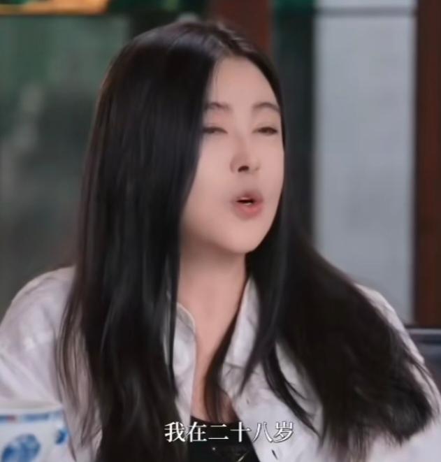 王祖贤在访谈中谈起息影，让人感慨。
 
她说28岁就已经进入退休状态。拍完《青蛇