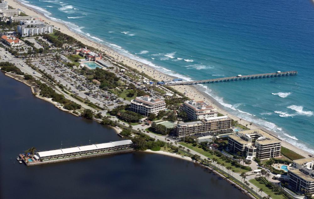 【美国佛州议会批准把一座机场改以特朗普命名】#美国佛州议会批准一机场更名特朗普#