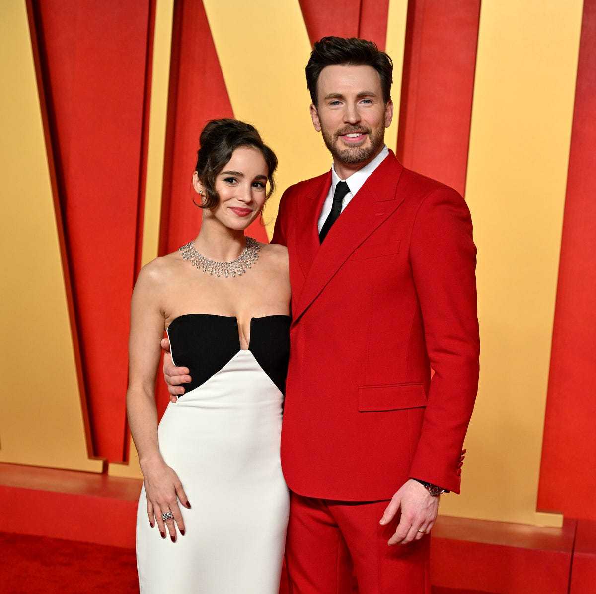 OMG桃总当爸！Chris Evans和妻子Alba Baptista迎来了两人