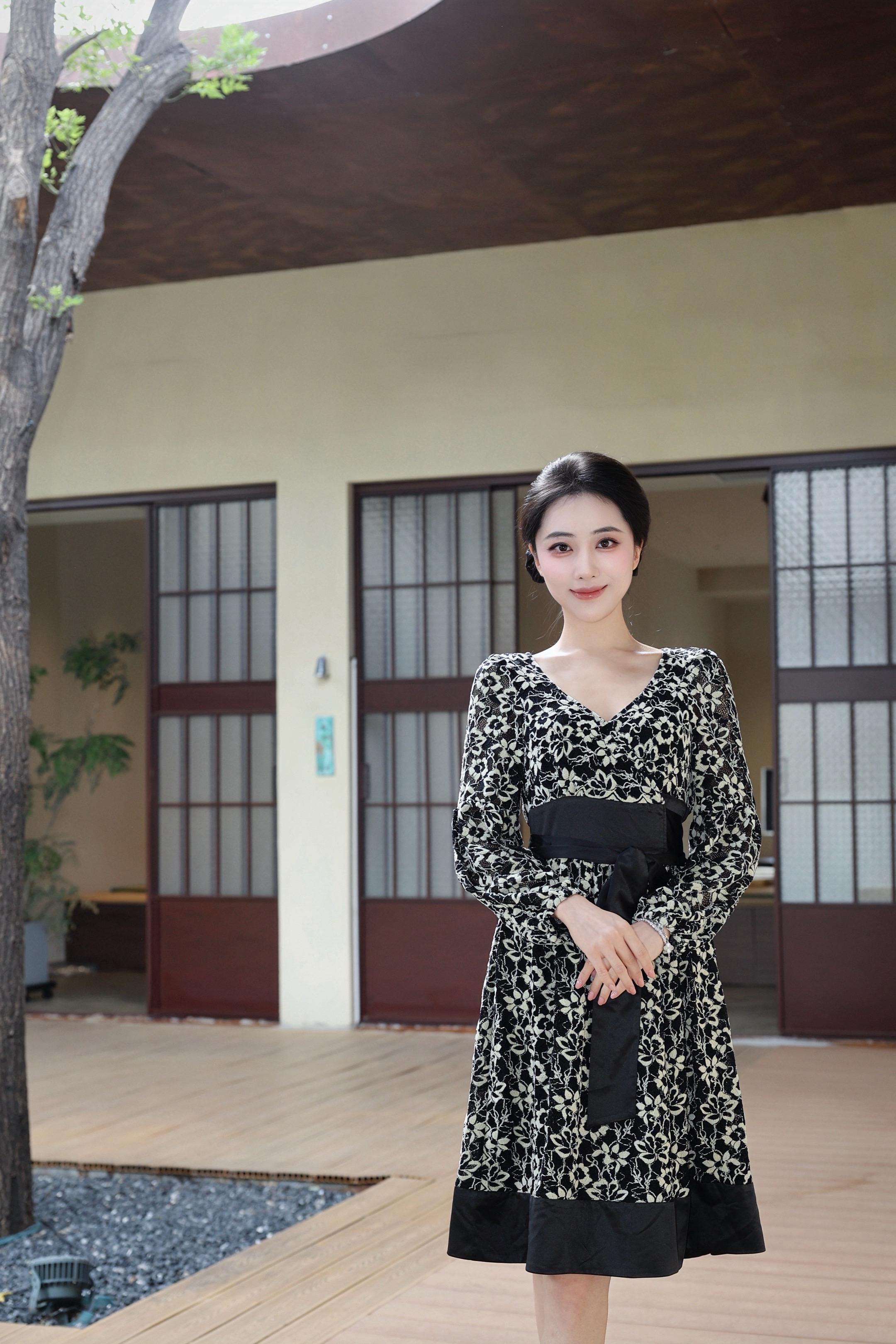 柔是东方骨 恣是心无拘