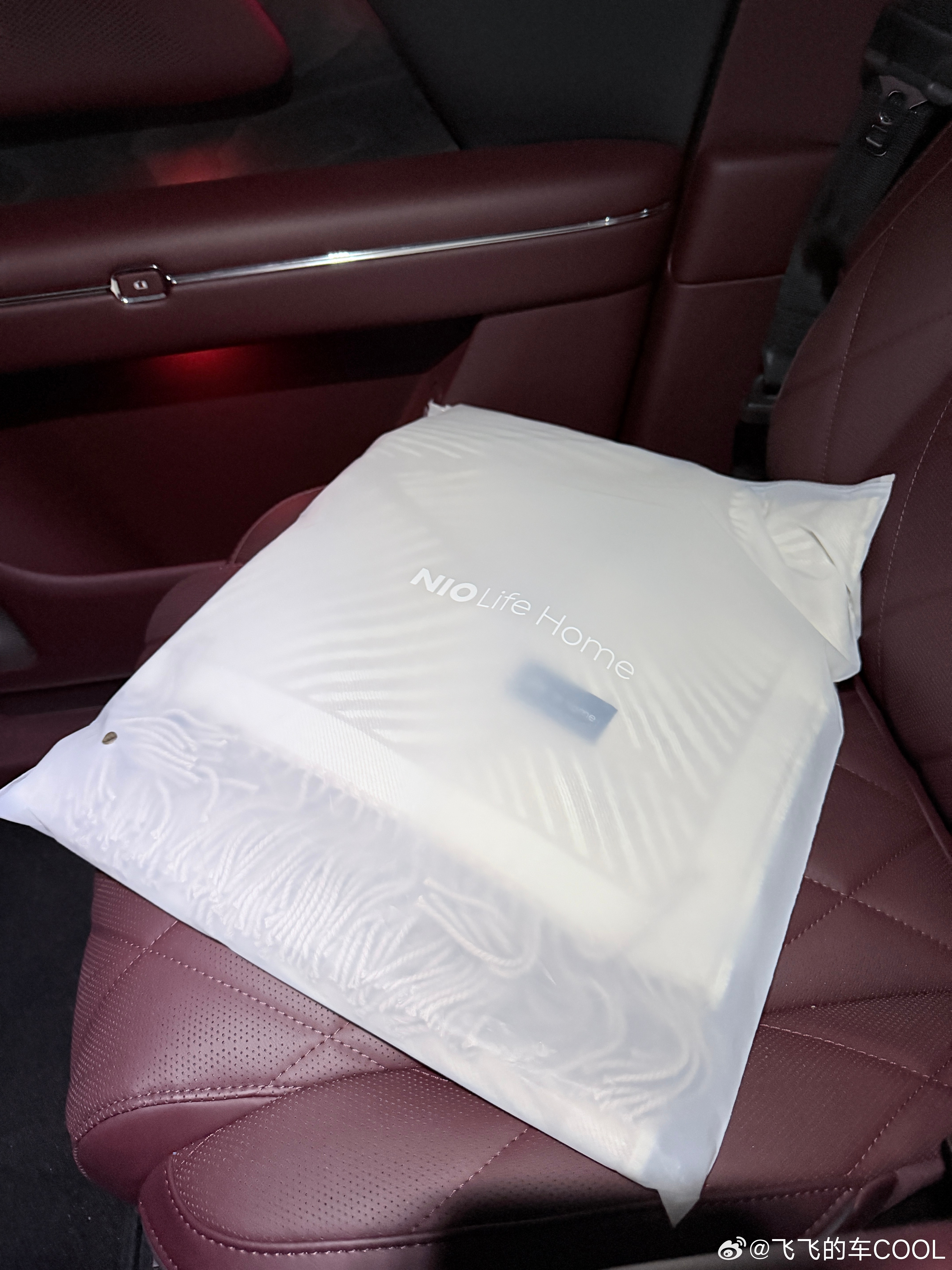 点赞评论抽一个好朋友送一条Nio life 100%羊毛的毛毯吧～我家里也有一条