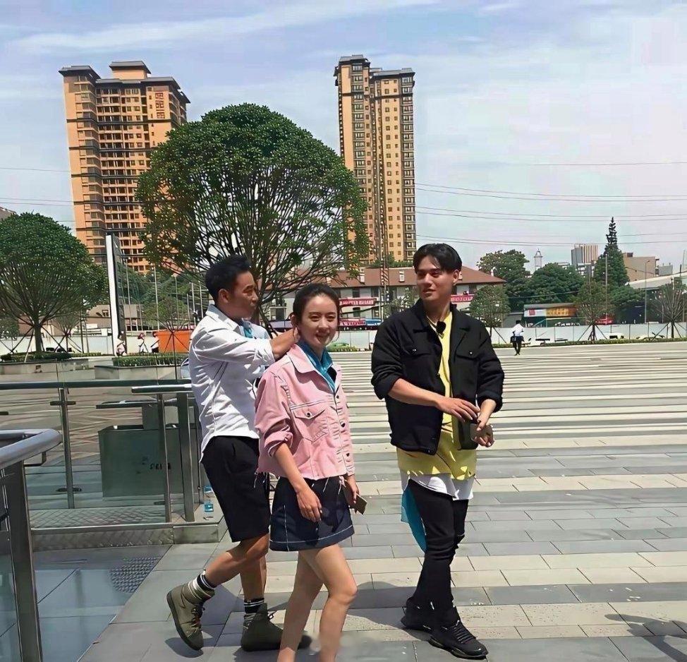 路人视角真实的赵丽颖，你们能接受吗？？ 
