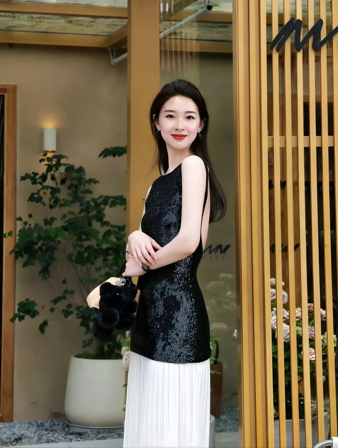 人生就像一杯茶，不会苦一辈子，但总会苦一阵子。大家认为是这样吗？
