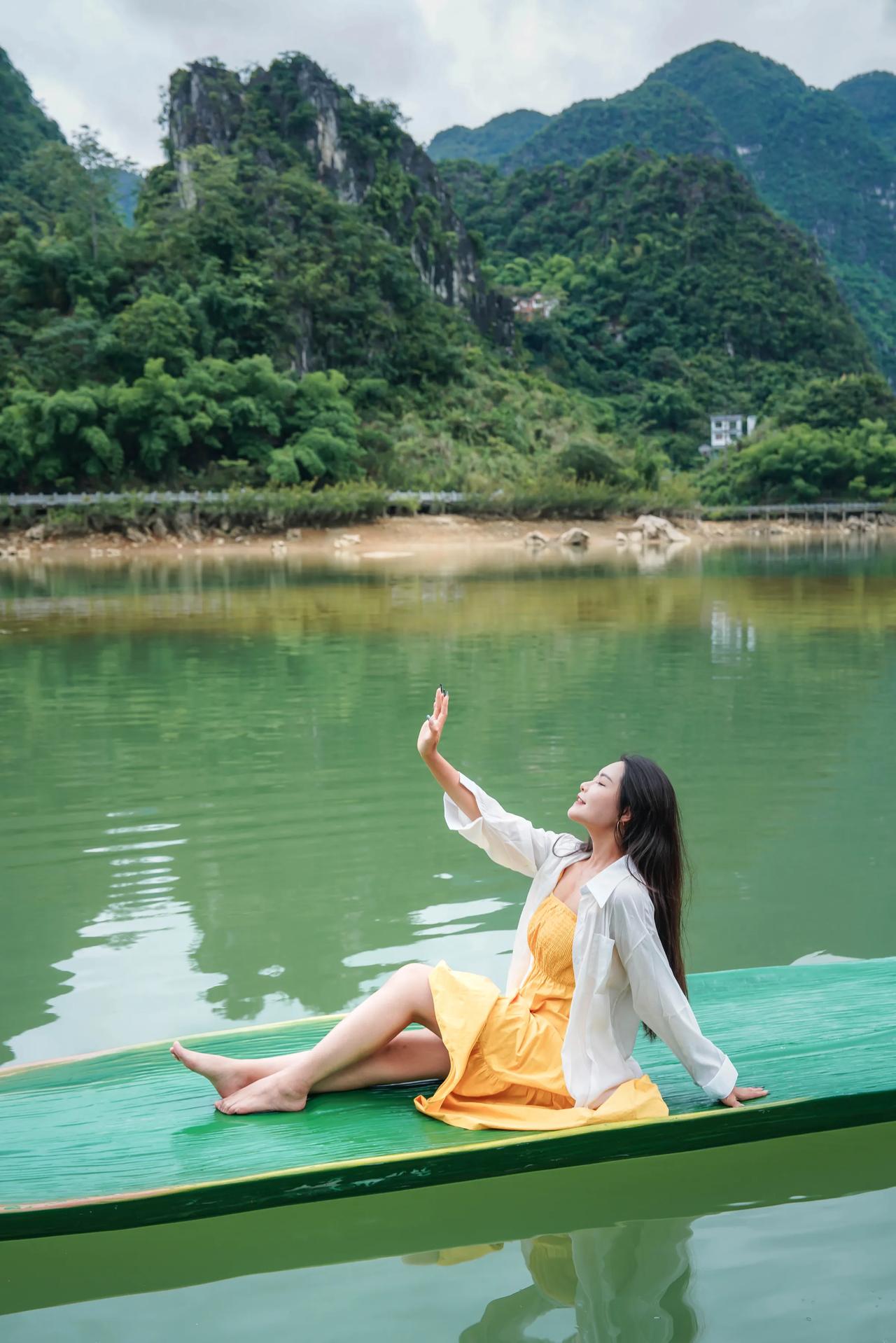 百色浩坤湖｜大自然镶嵌在群山中的碧绿翡翠


广西，一个充满神秘色彩的地方，
这