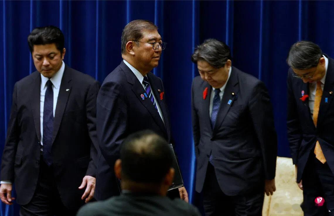 日本石破茂内阁全体辞职石破茂内阁全体辞职 怎么动不动就全体辞职啊，才386天……