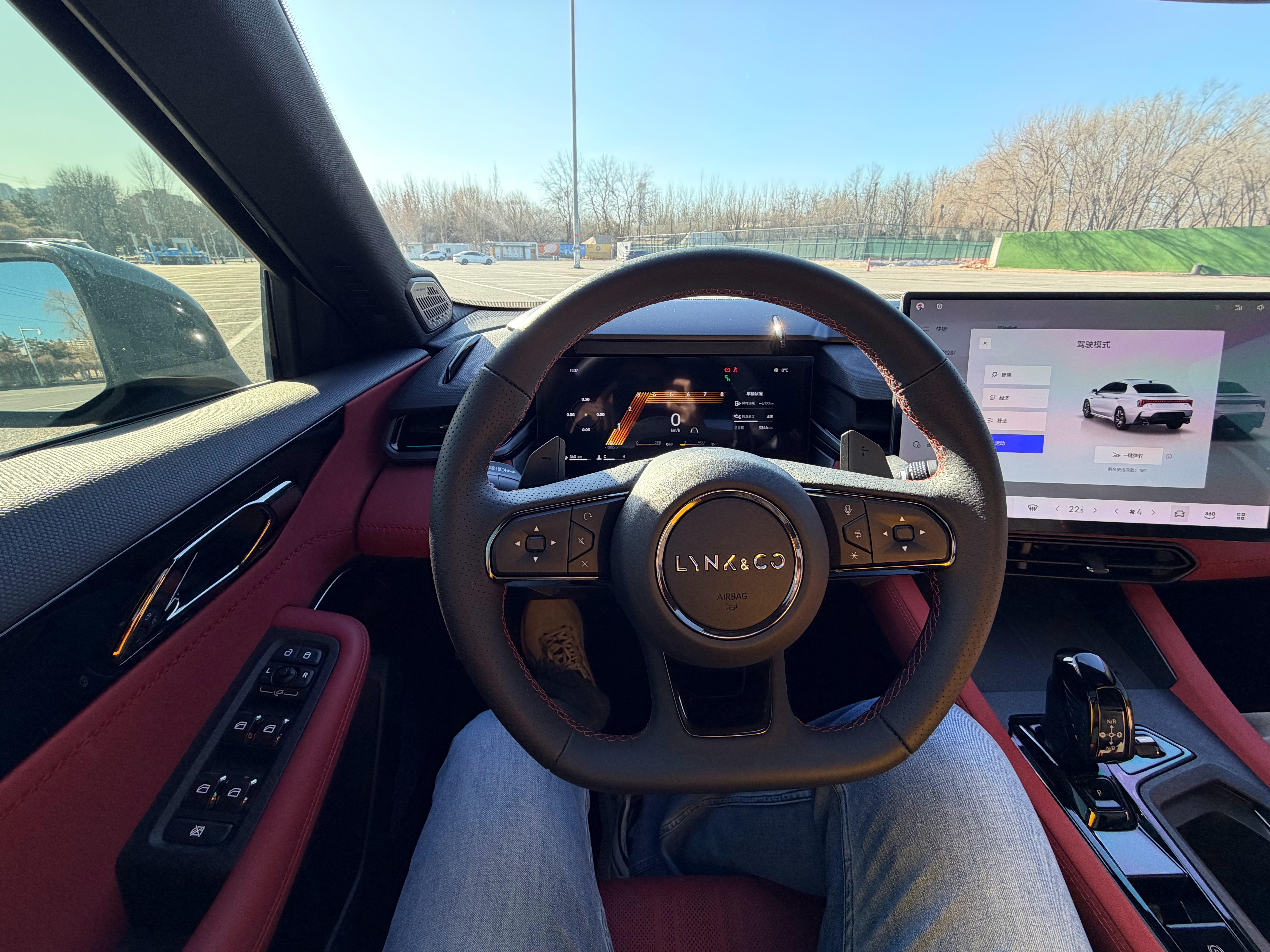 13.88万就能买台2.0T 272Ps 8AT 的领克03了现在的燃油车，非常