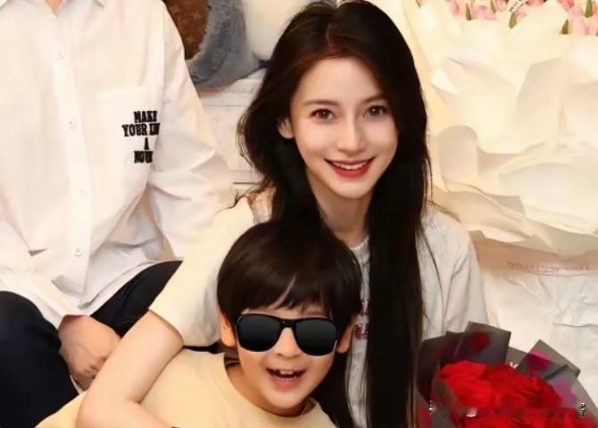 叶珂幸不幸福我不知道
杨颖后不后悔我不知道
但是，有一点板上钉钉，那就是他绝对是