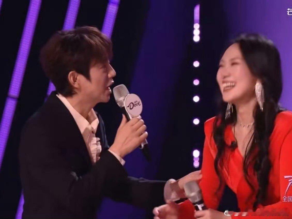 沈梦辰 我又多余了沈梦辰：终究是我多余了？！《声鸣远扬》导师组唠得热火朝天，我像