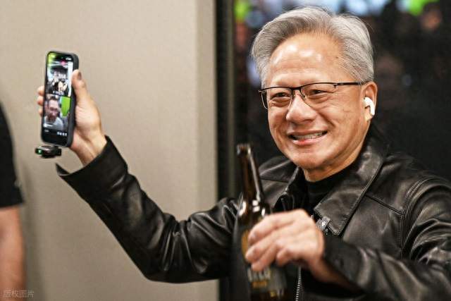 重大消息！美国垄断20年，中国打破芯片底层逻辑，这一课彻底翻篇