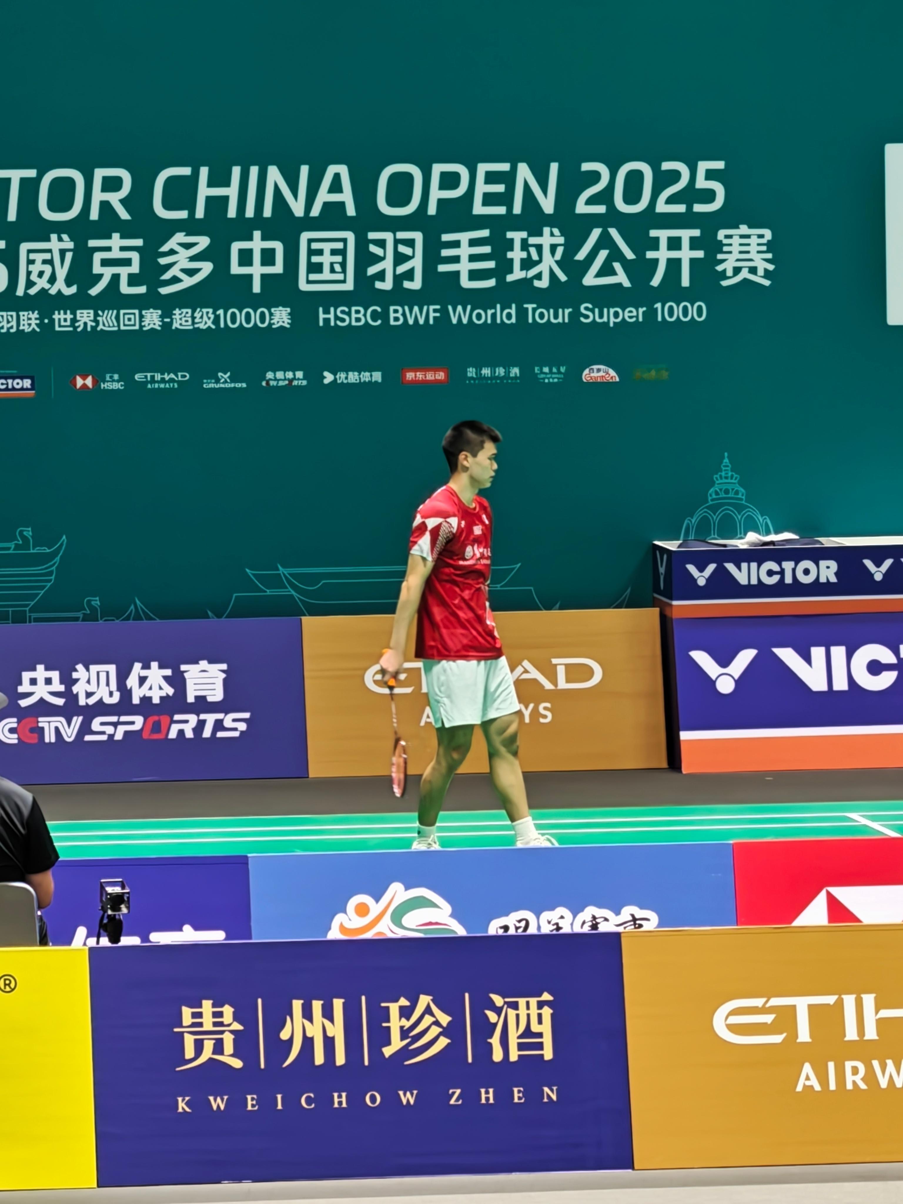 杨灿🇨🇦 9-21、21-16、21-14 🇮🇩金廷下轮：大波波夫🇫?