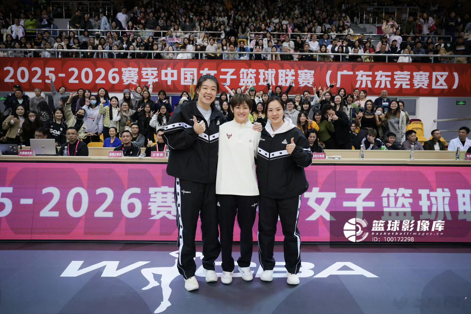 今天以后，所有看着你长大，叫你妞妞的姐姐，都退了你真的是所有人的姐姐了 