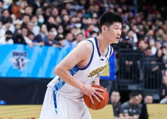 北京时间2月2日，2025-26赛季CBA常规赛卫冕冠军广厦客场对阵吉林，广厦在