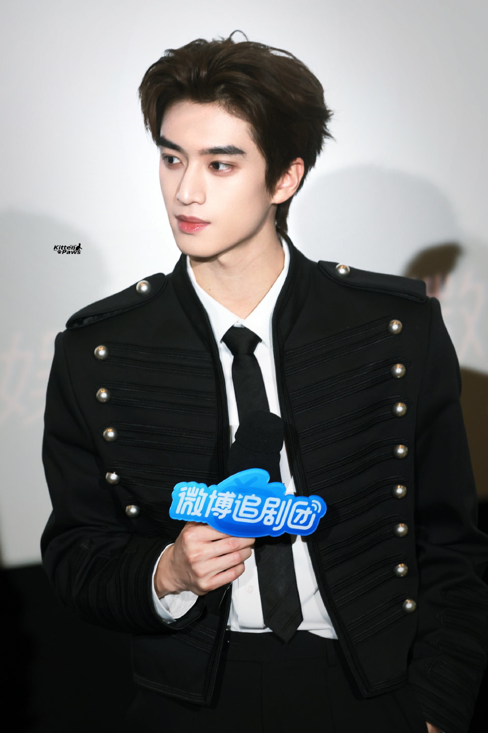 张康乐 zkl张康乐冰湖重生 “你是我跨越山河万里，携带着芳香也要碰面的光”