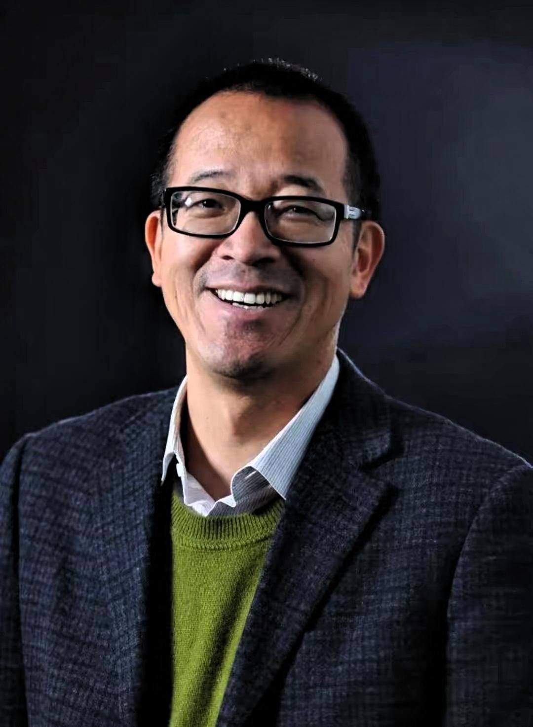 别再只会说“不用谢”了！高情商接话，才是拉近距离的隐形钥匙。
 
很多人觉得“心