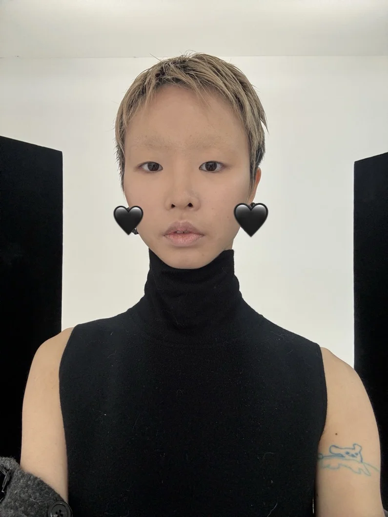 推荐一个无眉模特