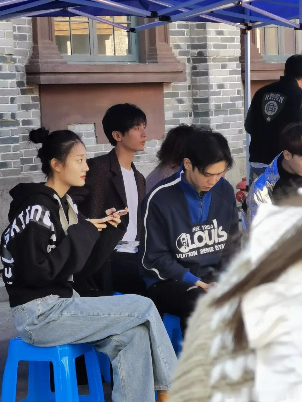 溺爱下6年前的ee吧，排面给云云整起来，定档就好好宣传。想起南风时期各大论坛那个