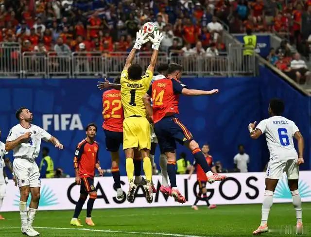 佛得角官方感谢中国帮圆梦世界杯！

国足没进世界杯，中国援建的球场却把另一支球队