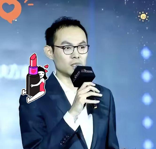 京东那个拿千万年薪的副总裁，这回算是彻底栽了。听说在会上，刘强东没留半点面子，当