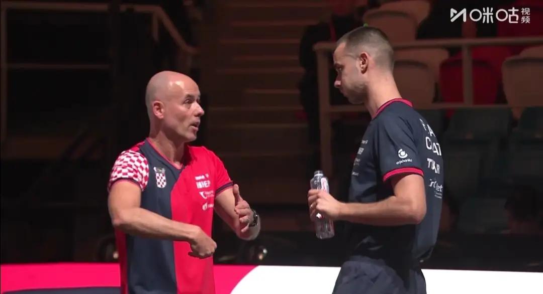 首个冷门，出乎意料！果真的克罗地亚队8-6把印度干翻了！
印度出线渺茫了！