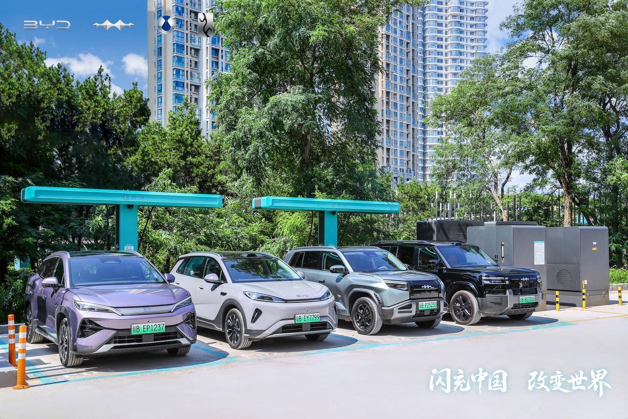 比亚迪闪充中国青岛站
观碧海潮生，览琴岛风光
5分钟充好，9分钟充饱
畅游山海之