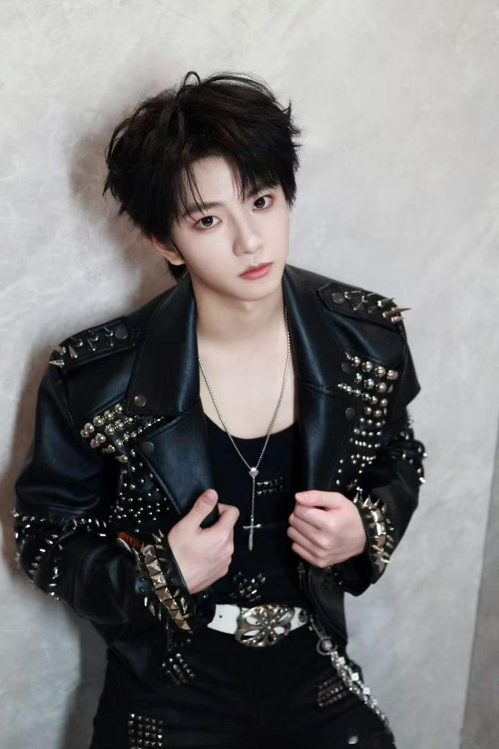 经纪人综艺拟邀陈丽君穆祉丞 陈丽君穆祉丞这组合，一个沉稳一个活泼，一个传统戏曲一