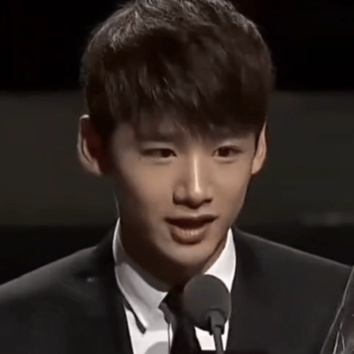 2015星秀人物盛典→2023尖叫之夜什么都变了 什么都没变获得的荣誉多了 取得