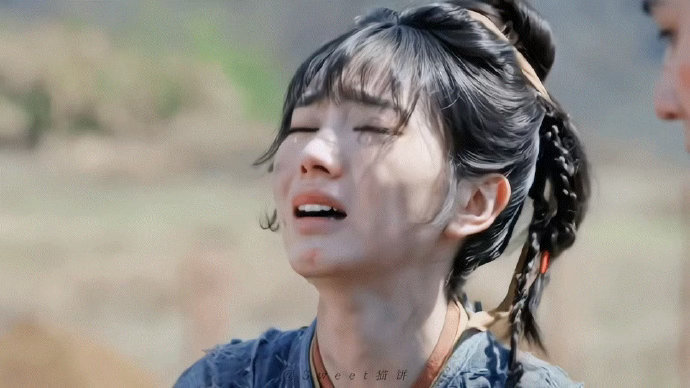 逐玉田曦薇哭戏感染力 最怕看樊长玉红着眼眶强忍眼泪的样子。屠户女的倔强让她不肯轻